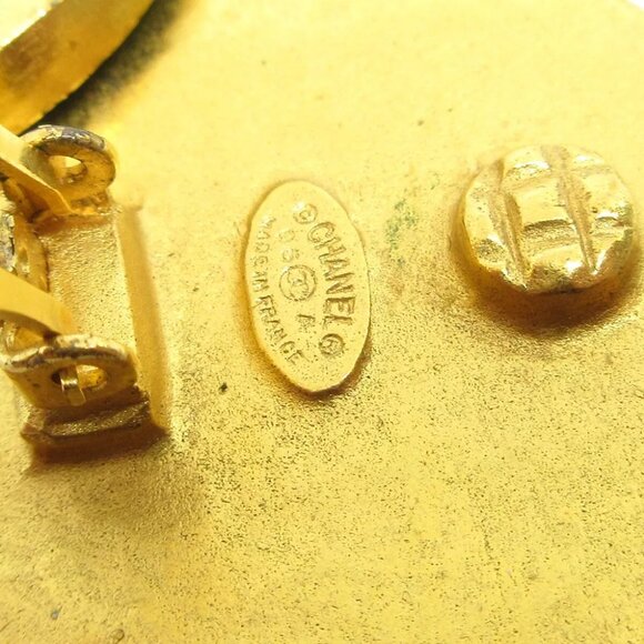 hanel Gripoix Button Earrings Gold Clip-On - Picture 5 of 5